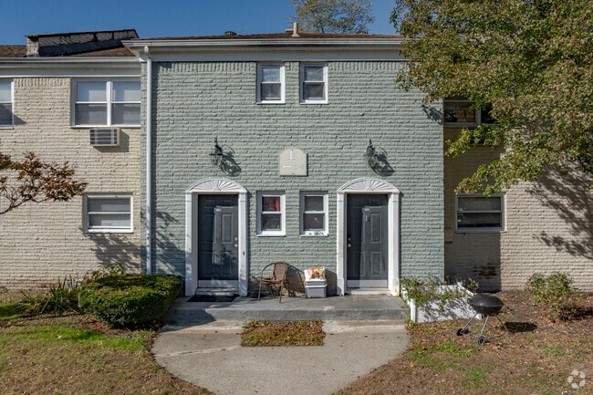 Building Photo - 2633 South Rd
