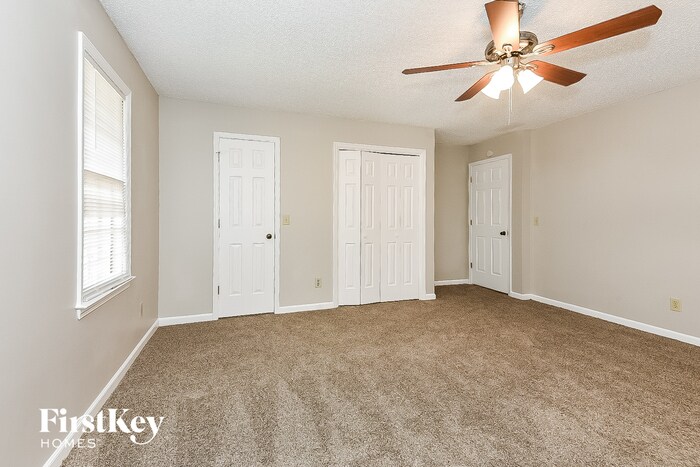 Building Photo - 315 Spindletree Trce