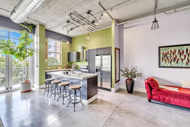 Building Photo - 425 N Andrews Ave