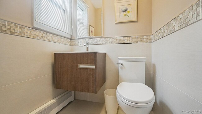 Building Photo - 100 E Sunnyside Ln