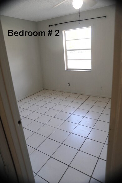 Building Photo - 303 SW 77th Ter