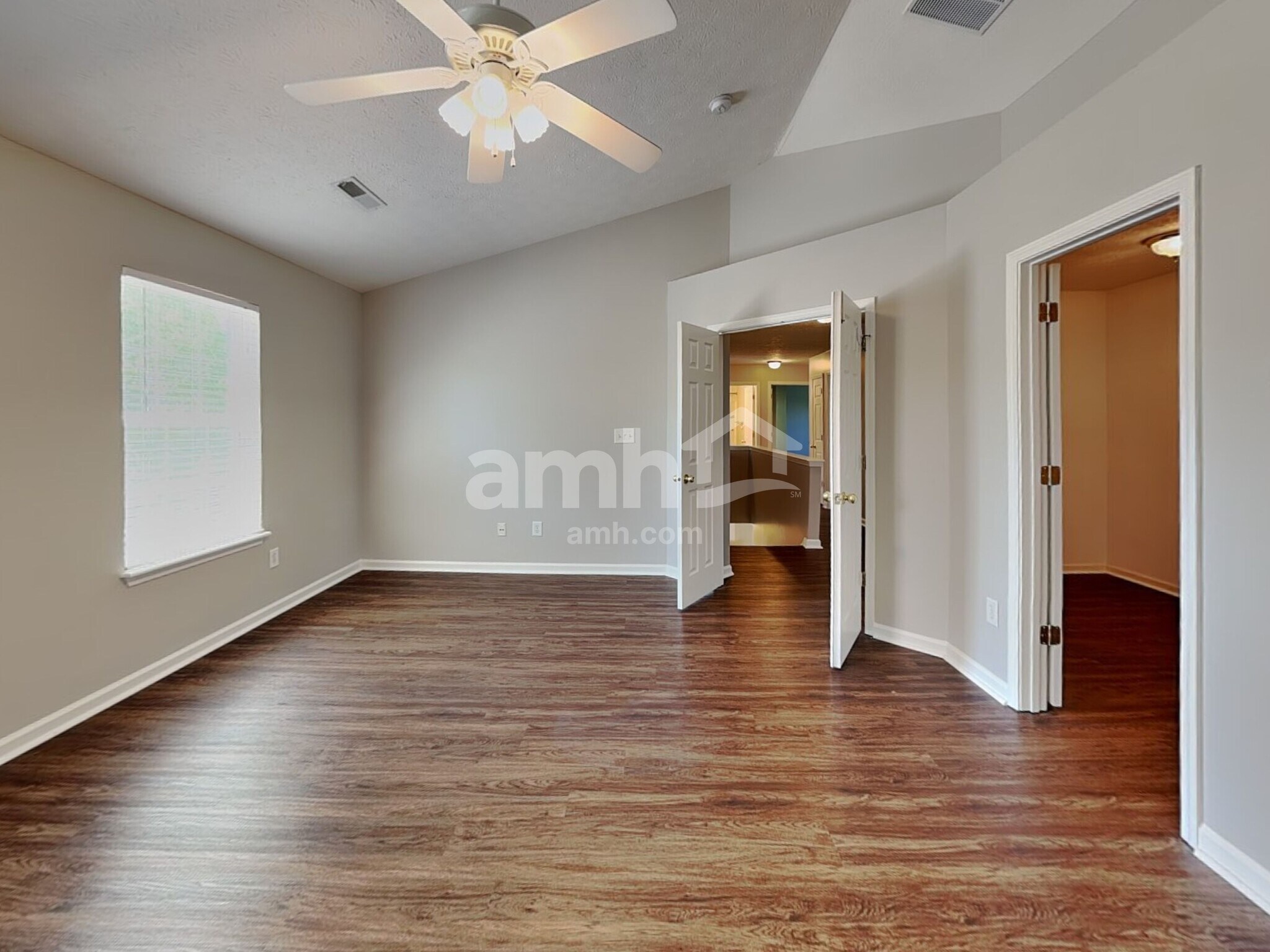 Building Photo - 5808 W Port Dr