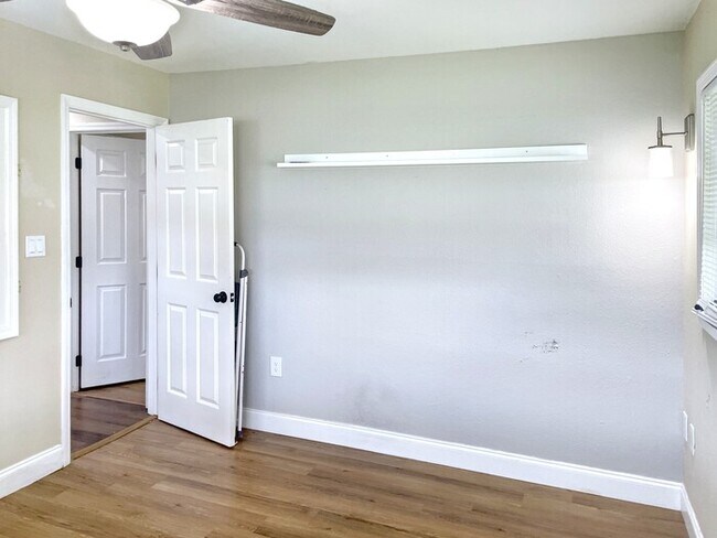 Building Photo - 1667 Rudy Ct