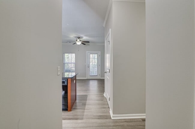 Building Photo - Adderman Point- 1 bed/1 bath Apartment