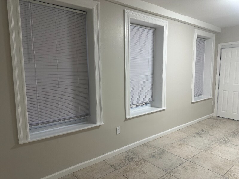 Building Photo - 67 Brinkerhoff St