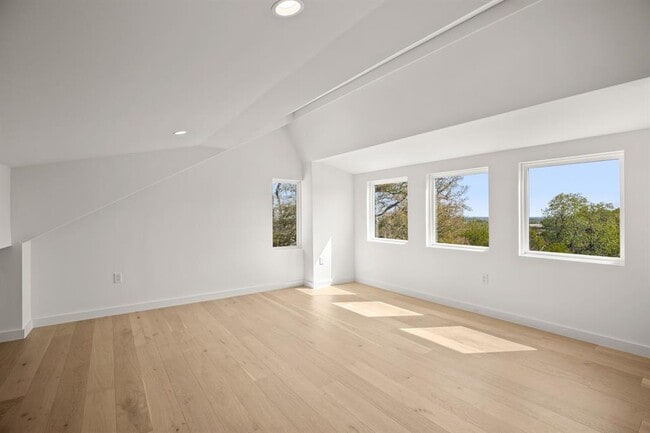 Building Photo - 1714 Woodland Ave