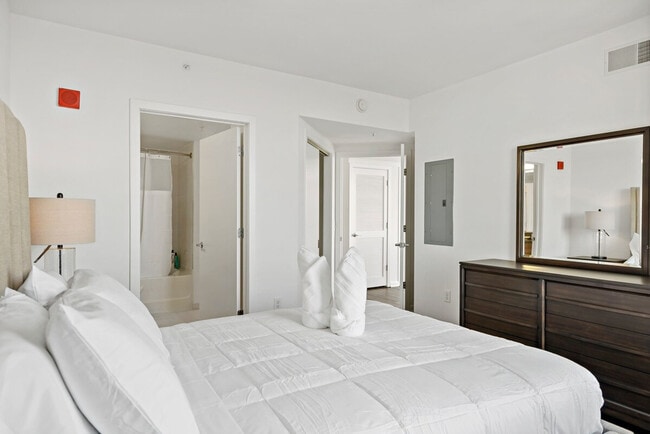 Building Photo - 1751 Pinnacle Dr