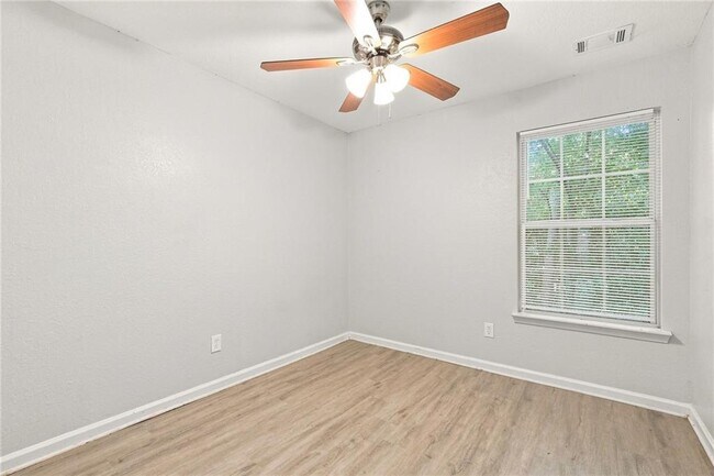 Building Photo - 7130 Brookview Way