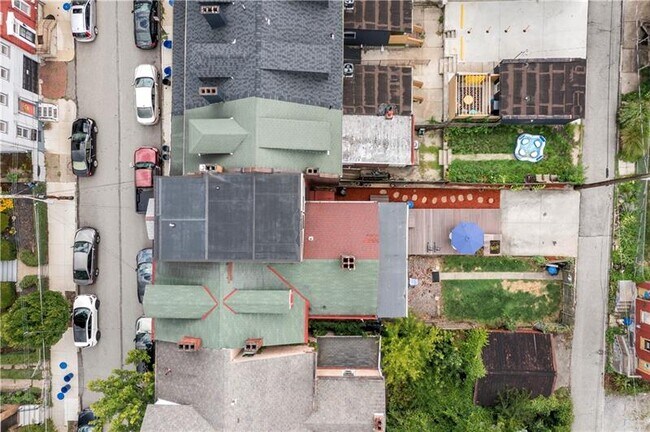 Building Photo - 254 38th St