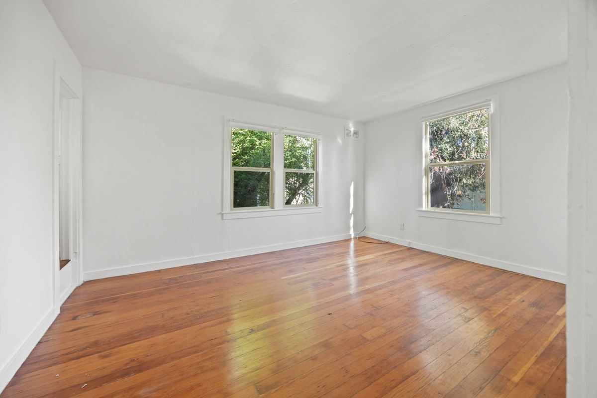 Building Photo - 1816 Carleton St