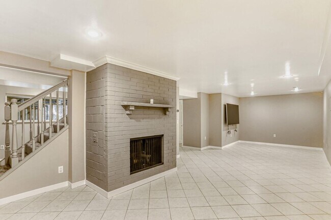 Building Photo - 4Bd/2Ba Bellevue House