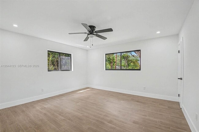 Building Photo - 17050 SW 83rd Ave