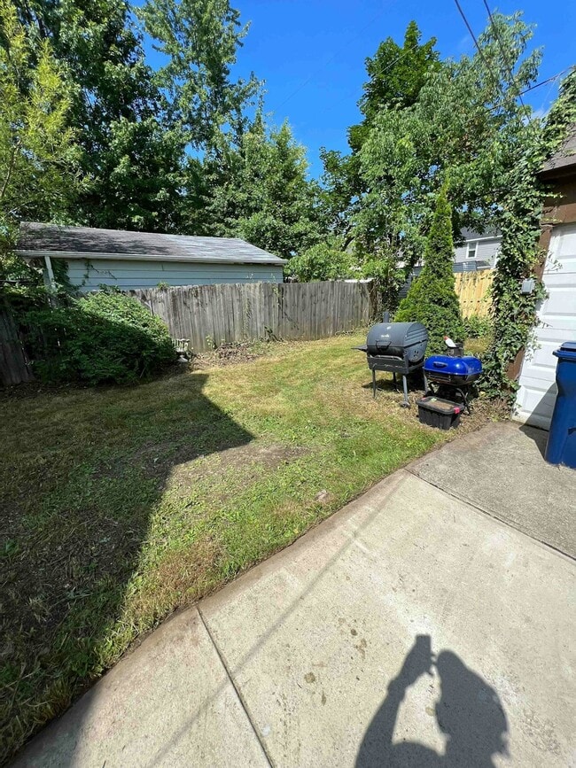 Building Photo - 2621 Idlewood Rd