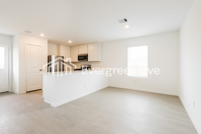 Building Photo - 303 Bush Mdw Ln