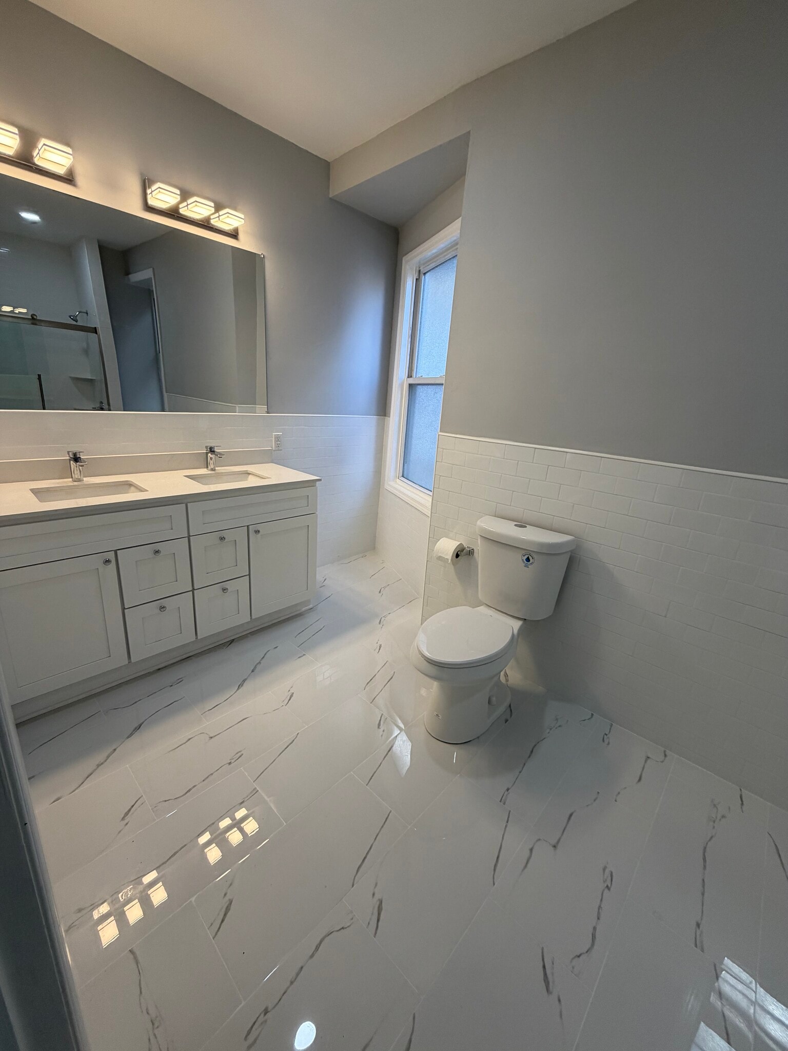 2nd fl bathroom - 4924 Hazel Ave