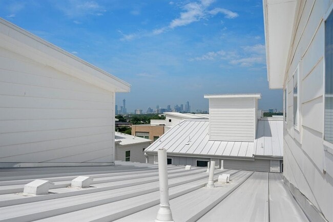 Building Photo - 3810 Berkman Dr