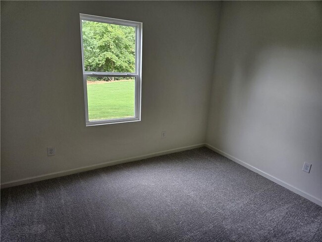 Building Photo - 326 Silverton Dr