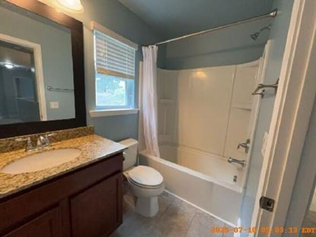 Building Photo - Lexington Living Oasis