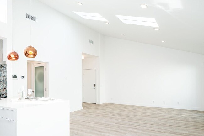 Building Photo - The WEHO Orlando