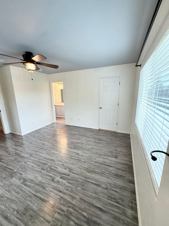 Building Photo - Spacious Solar-Powered 4-Bedroom, 3-Bath Home with Vaulted Ceilings & Tons of Storage! SEE VIDEO
