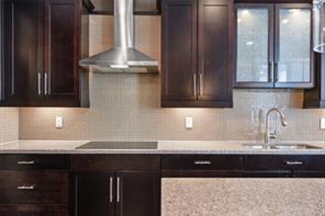 Building Photo - Baldwin Park three story townhome