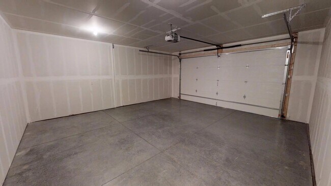 Building Photo - 120 Naomi Rose Ln