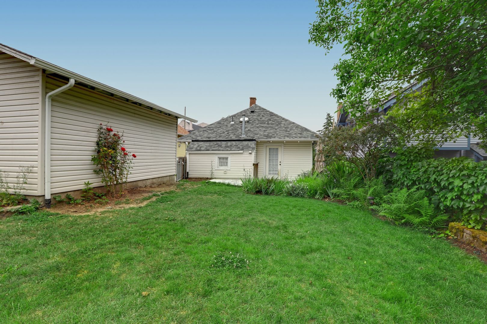 Building Photo - 303 NE 45th Ave