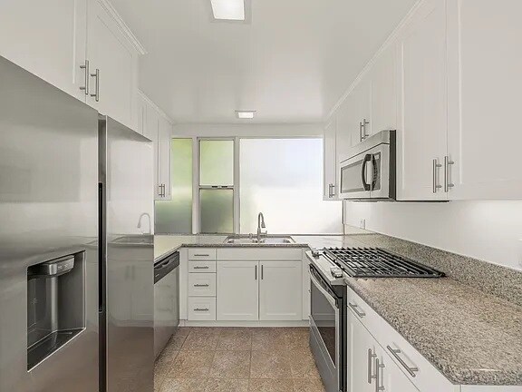 Building Photo - 4172 Del Mar Ave