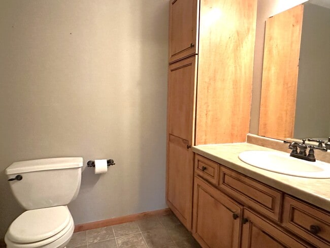 Building Photo - 11448 Town Center Dr