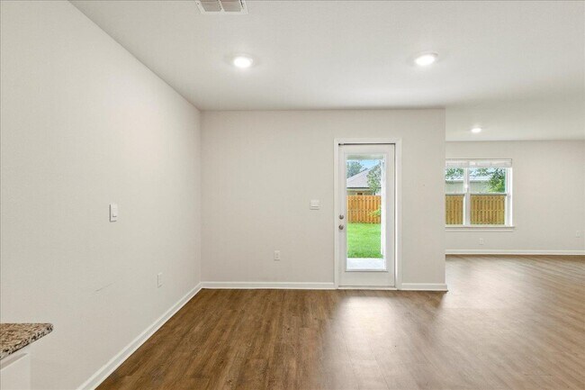 Building Photo - 18 E Sycamore Trl