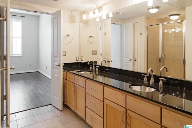 Building Photo - 2020 5th Ave S