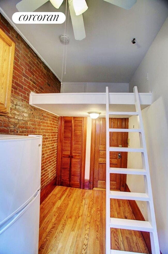 Building Photo - 104 W 80th St
