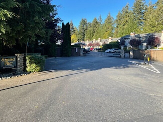 Building Photo - $500 Move In Special! University Place Gro...