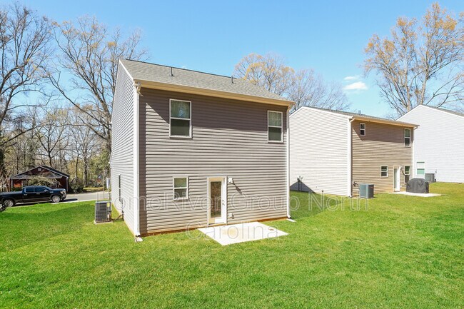 Building Photo - 331 Bell St