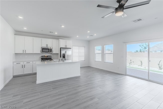 Building Photo - 9946 Kimura Hls Ave