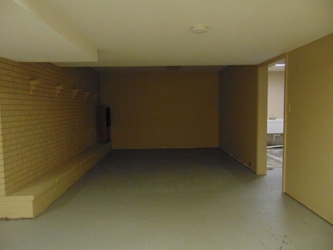 Building Photo - 12820 W Hwy EE