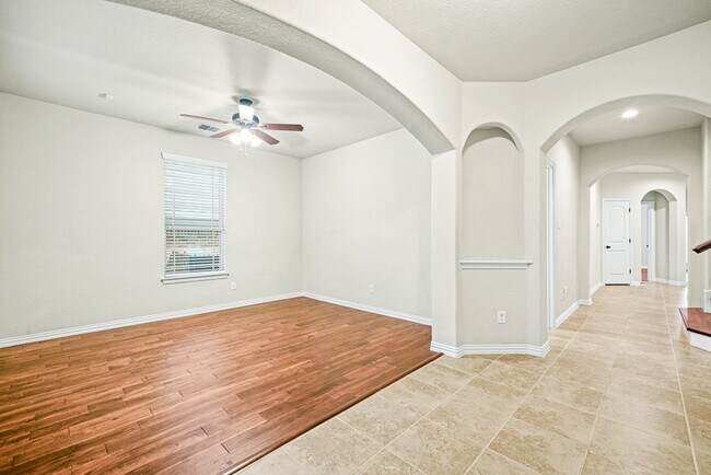 Building Photo - Bella Vista Rental - 5 Bedroom 3.5 bath!