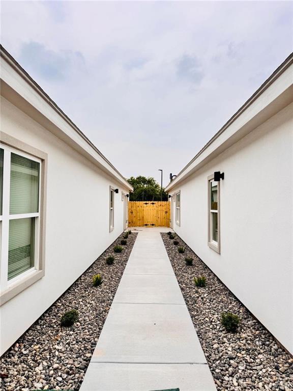 Primary Photo - 24 S Alamo Rd