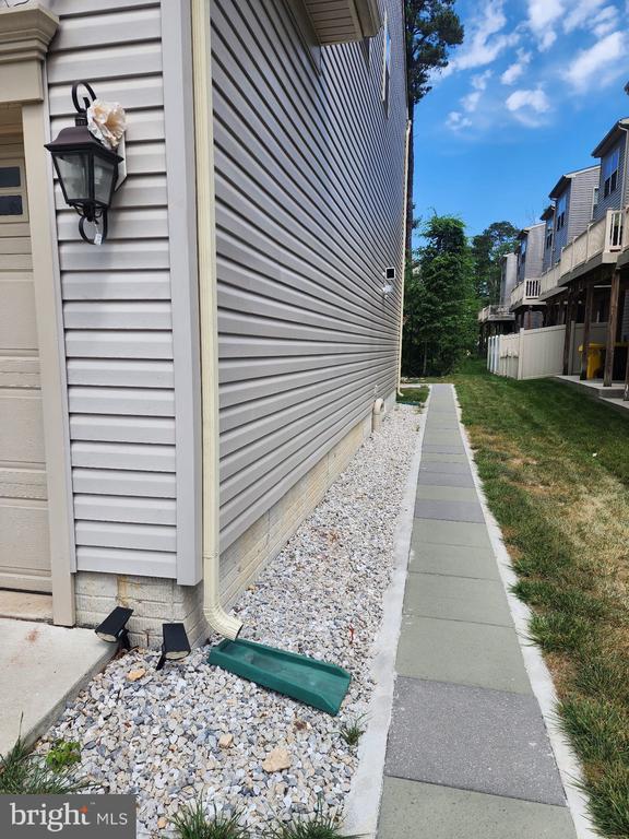 Building Photo - 7571 Holly Ridge Dr