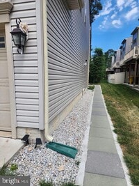 Building Photo - 7571 Holly Ridge Dr