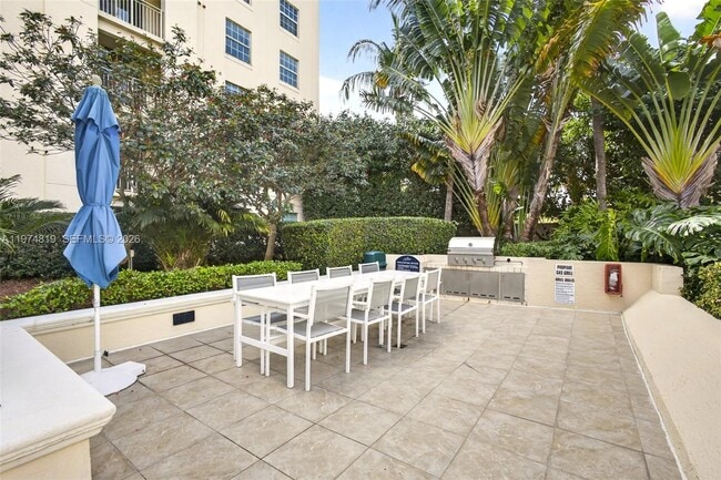 Building Photo - 610 Clematis St