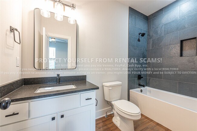 Building Photo - 1047 S Laramie Hts