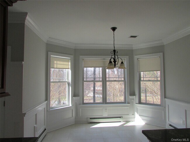 Building Photo - 2 Long Hill Rd