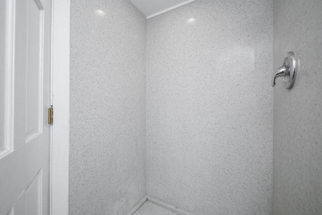 Building Photo - 221 Elm St