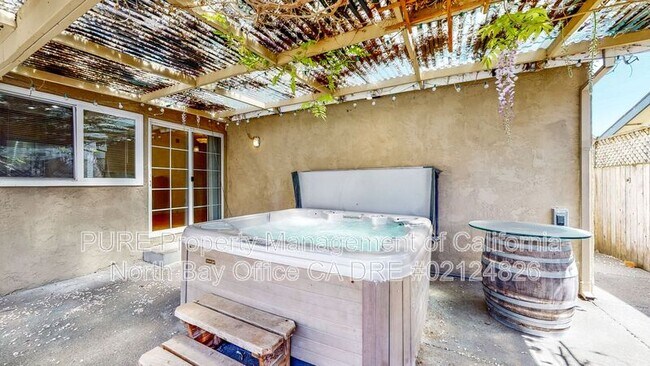 Building Photo - 1321 Berrydale Dr