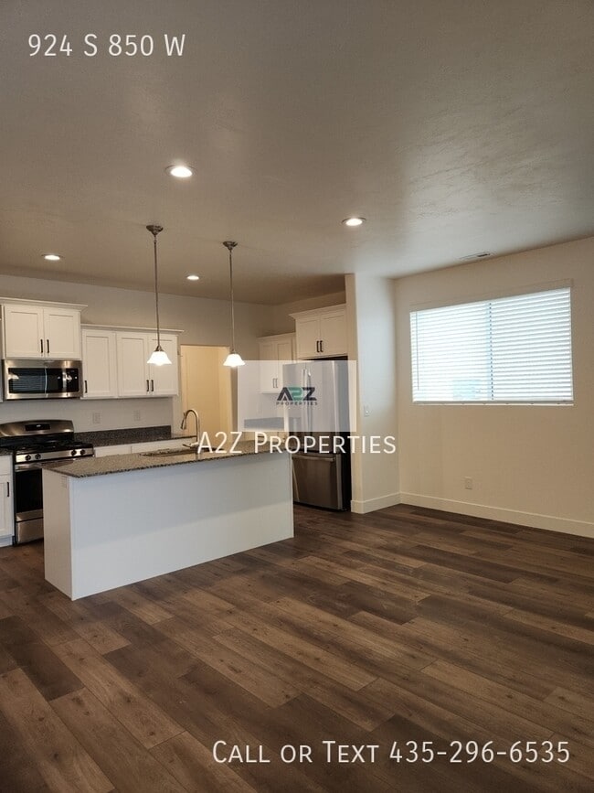 Building Photo - 924 S 850 W