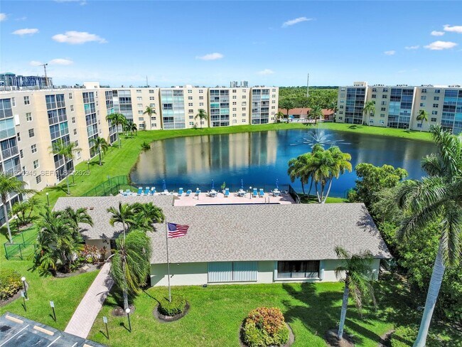 Building Photo - 321 SE 3rd St