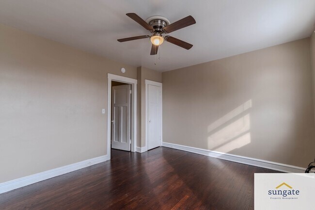 Building Photo - 414 Elrino St