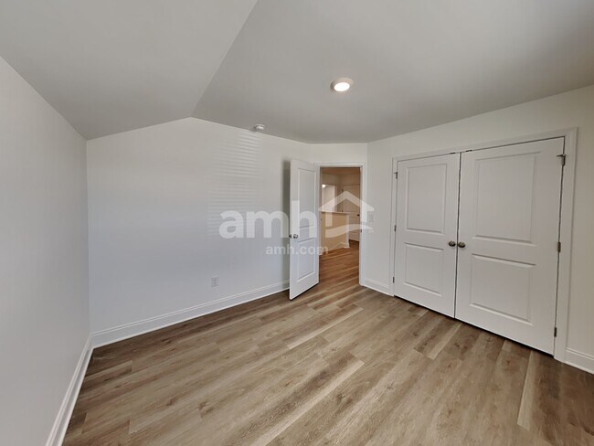 Building Photo - 201 Marin Dr