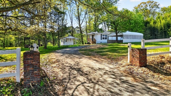 Building Photo - 155 Bradford Ln